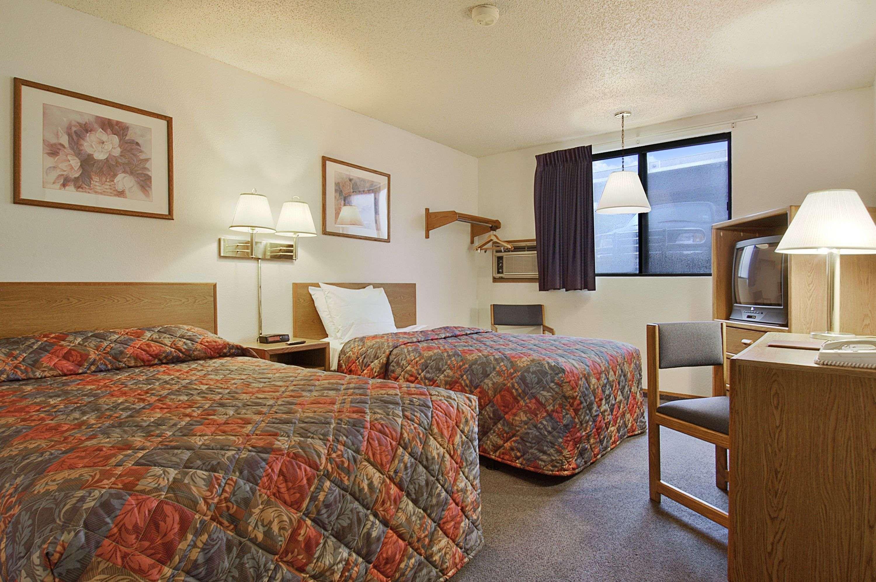 Мотель Super 8 By Wyndham Omaha/West Dodge Екстер'єр фото