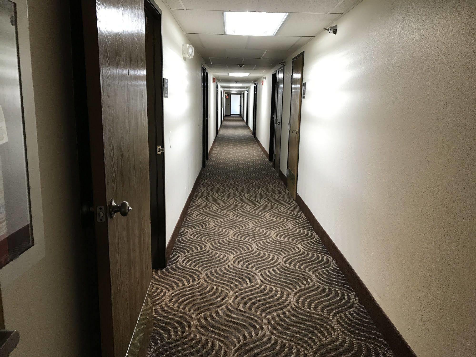 Мотель Super 8 By Wyndham Omaha/West Dodge Екстер'єр фото